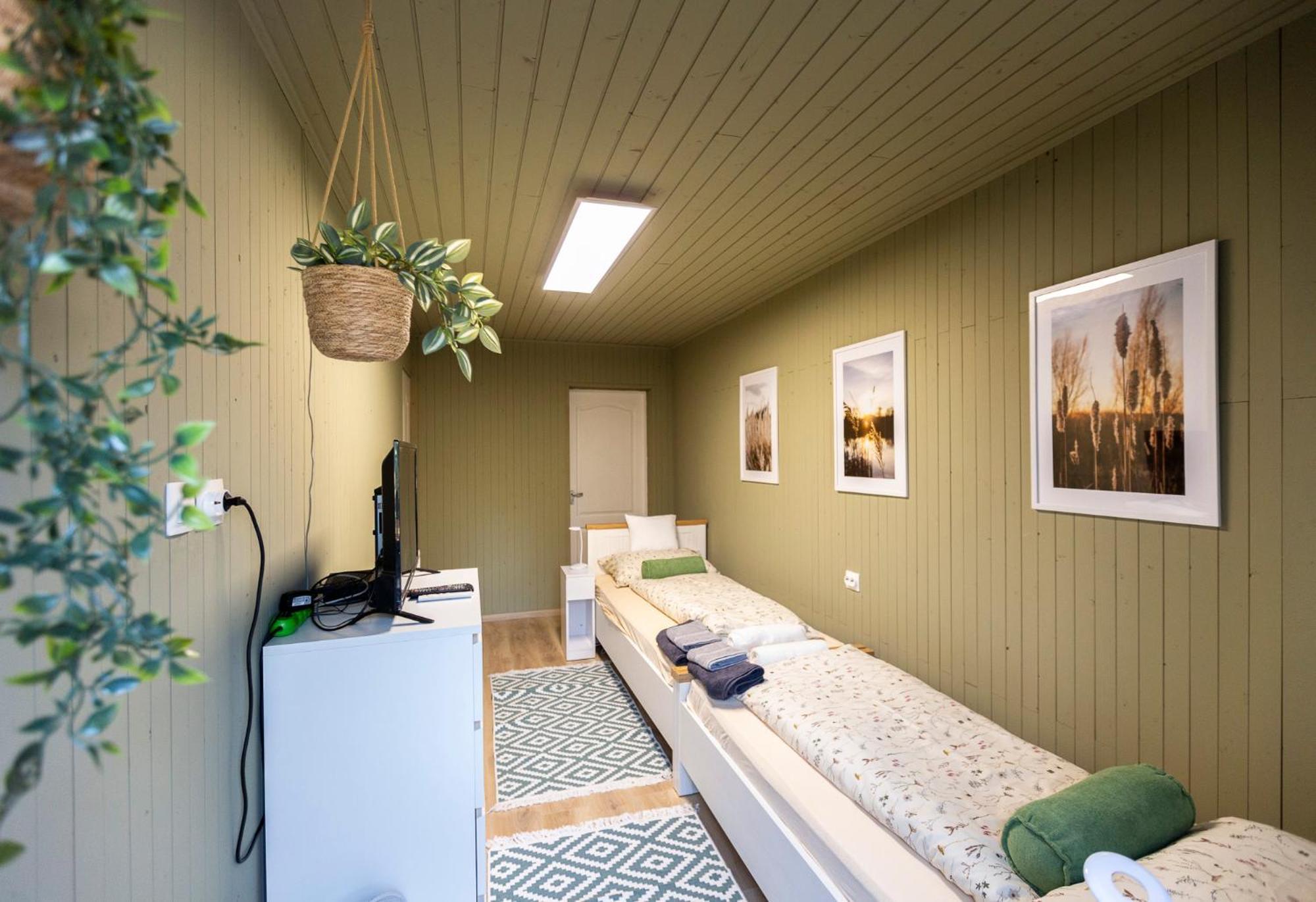 Park Apartman Sarrod Bagian luar foto