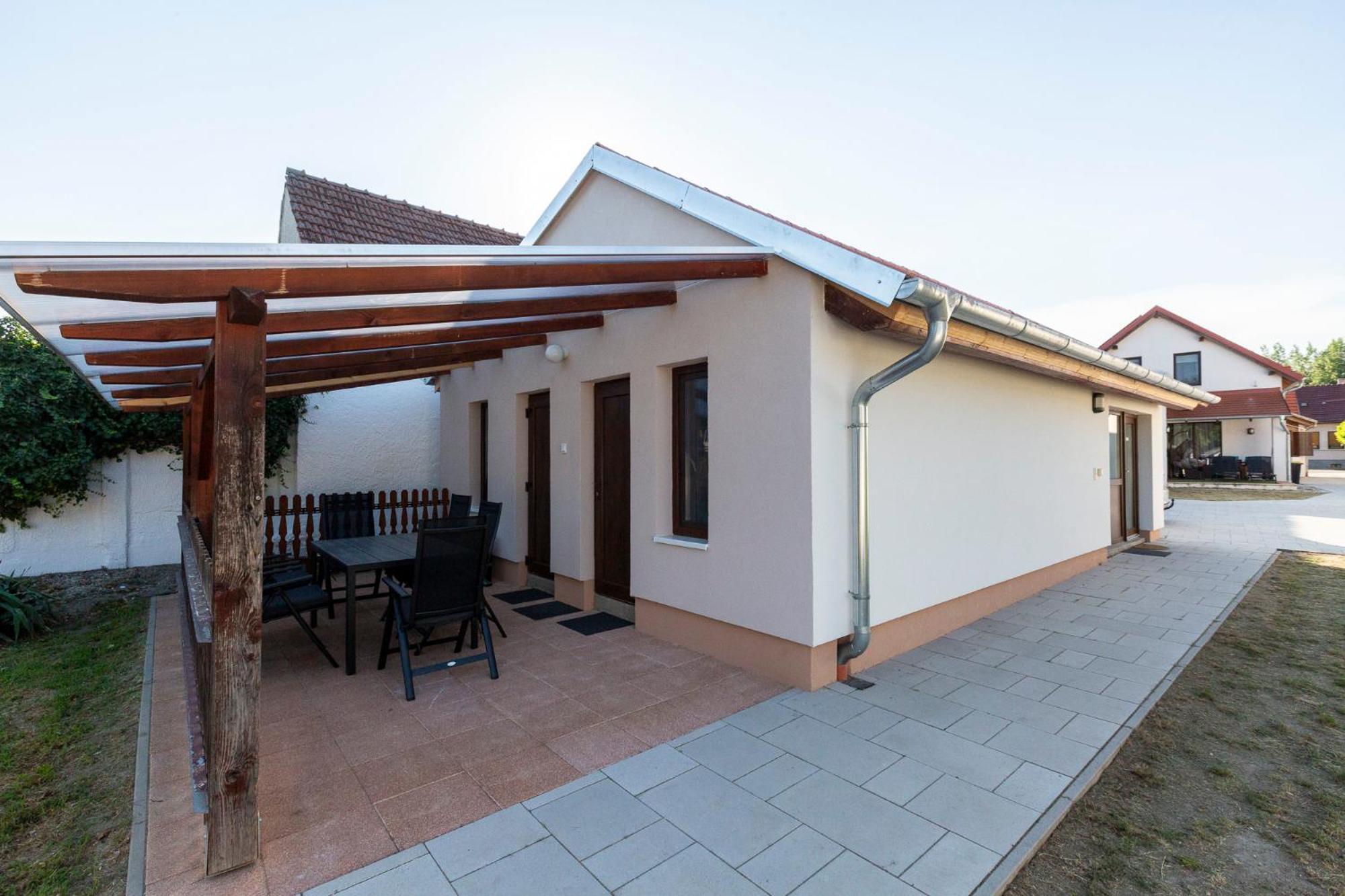 Park Apartman Sarrod Bagian luar foto